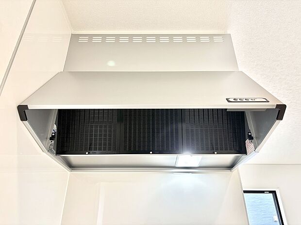 【その他設備(レンジフード)】基本的なお手入れはフィルターのみ!お手入れのしやすさも魅力です。