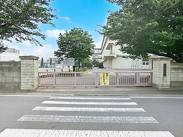 三芳町立三芳東中学校(約1,400m)