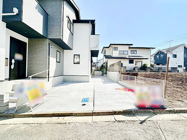 【駐車場】目の前が駐車場だと雨の日も大量にお買い物をした時も便利ですね