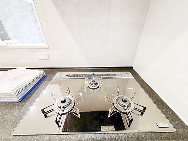 【その他設備(ガスコンロ)】三口ガスコンロでお料理が一気にはかどりそう