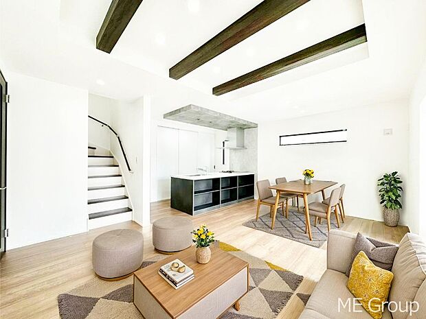 【リビング】対面キッチン&リビングイン階段を採用した家族の絆深まるLDK ※家具はCGです