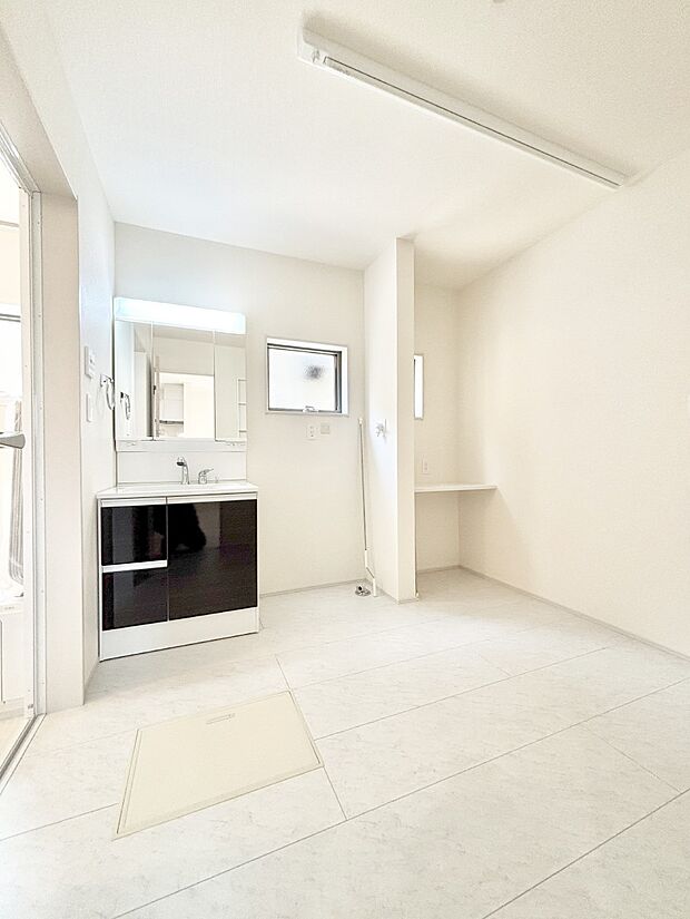 【洗面台・洗面所】収納力と機能性に優れた洗面化粧台