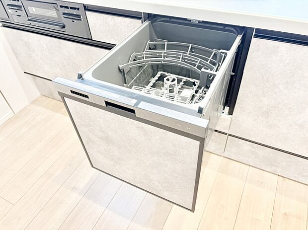 【その他設備(食洗機)】面倒なお片づけは食洗機にお任せ！家事の負担が減って、時間にも気持ちにもゆとりができます。