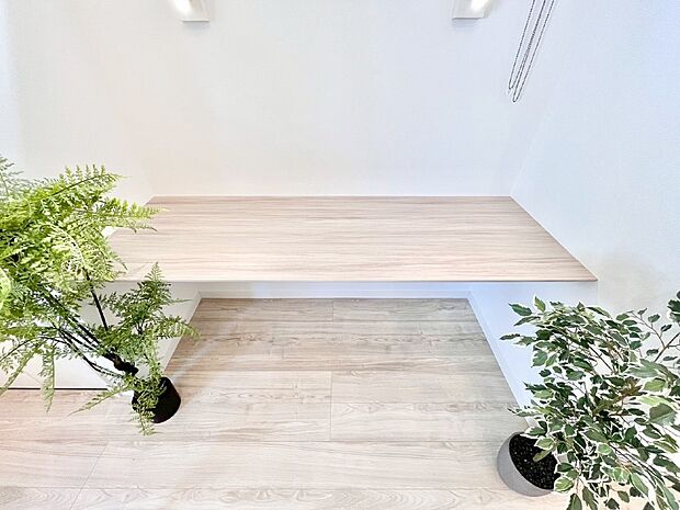 【その他設備(カウンター)】リモートワークやお子様の勉強机など、作業スペースにおすすめです。