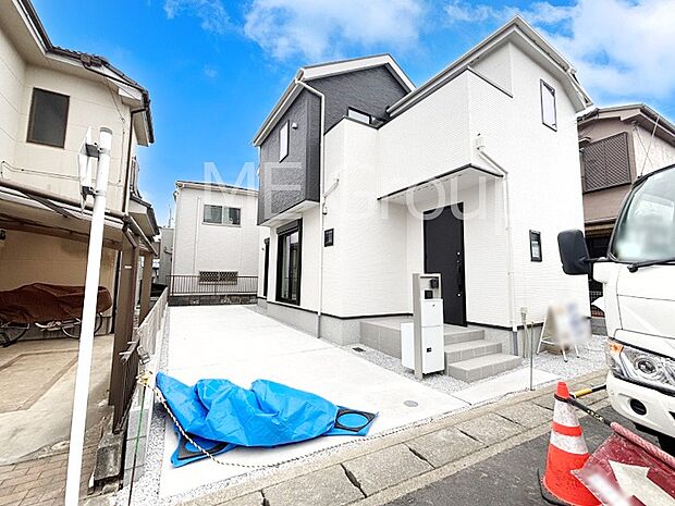 【現地外観写真】家族の絆深まる対面キッチン＆リビングイン階段を採用した間取りプラン！