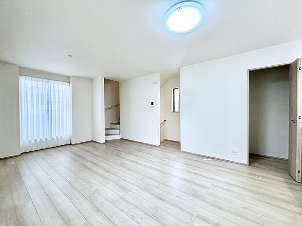 【ダイニング】家族が自然と集まる憩いのスペースになりそう