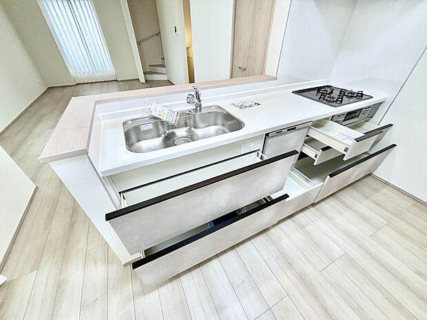 【その他設備(スライド収納)】使いやすさを優先したスライド式収納タイプ！