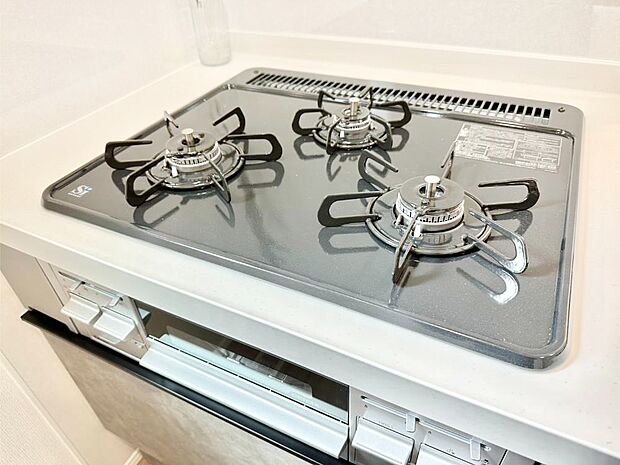 【その他設備(Ｓｉセンサーコンロ)】ガスコンロはＳｉセンサー搭載。火力調節や焦げ付き・消し忘れも防いでくれます。