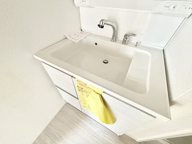 【その他設備(ハンドシャワー水栓)】ハンドシャワー付き!使いやすい洗面台。