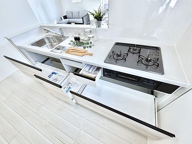 【その他設備(スライド収納)】使いやすさを優先したスライド式収納タイプ！