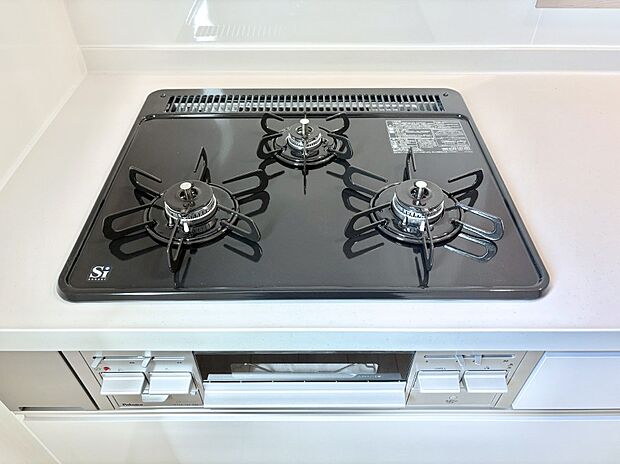 【その他設備(Ｓｉセンサーコンロ)】ガスコンロはＳｉセンサー搭載。火力調節や焦げ付き・消し忘れも防いでくれます。