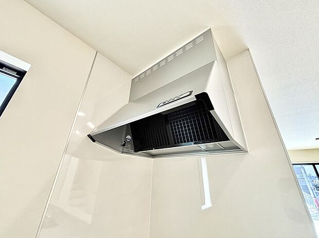 【その他設備(レンジフード)】基本的なお手入れはフィルターのみ！お手入れのしやすさも魅力です。