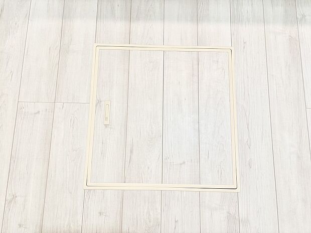 【その他設備(床下収納)】床下収納付き!日用品・非常用品の収納にも大活躍。