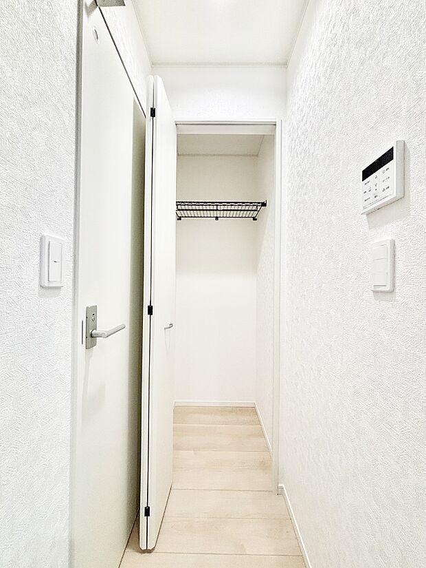 【その他設備(収納)】豊富な収納の活用で生活空間スッキリ