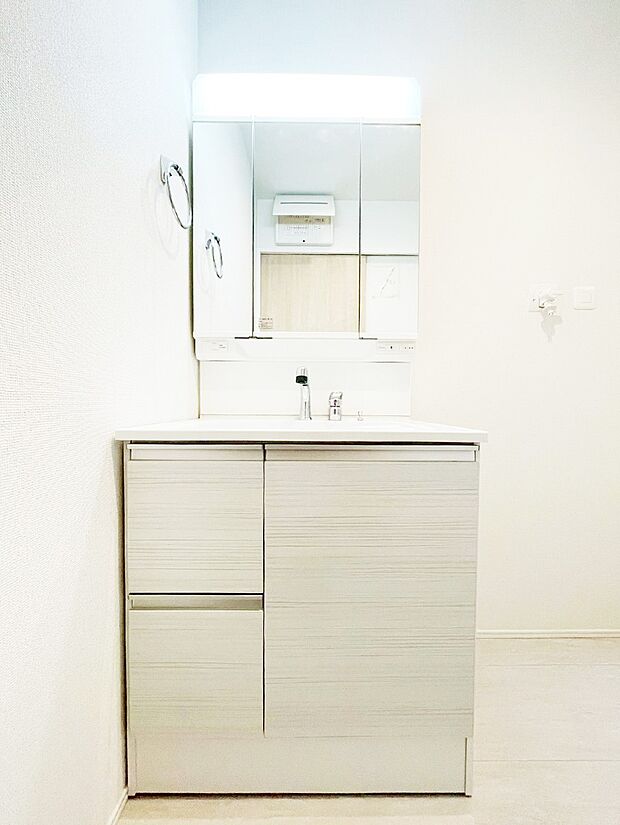 【洗面台・洗面所】収納力と機能性に優れた洗面化粧台