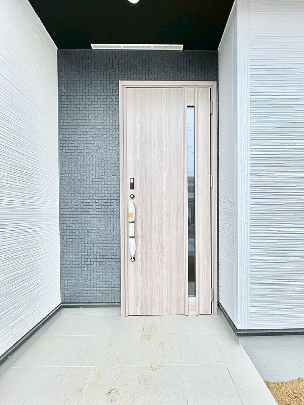 【玄関】大切な家族、来客を出迎える玄関。