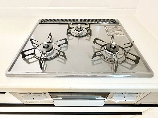 【その他設備(ガスコンロ)】三口ガスコンロでお料理が一気にはかどりそう  