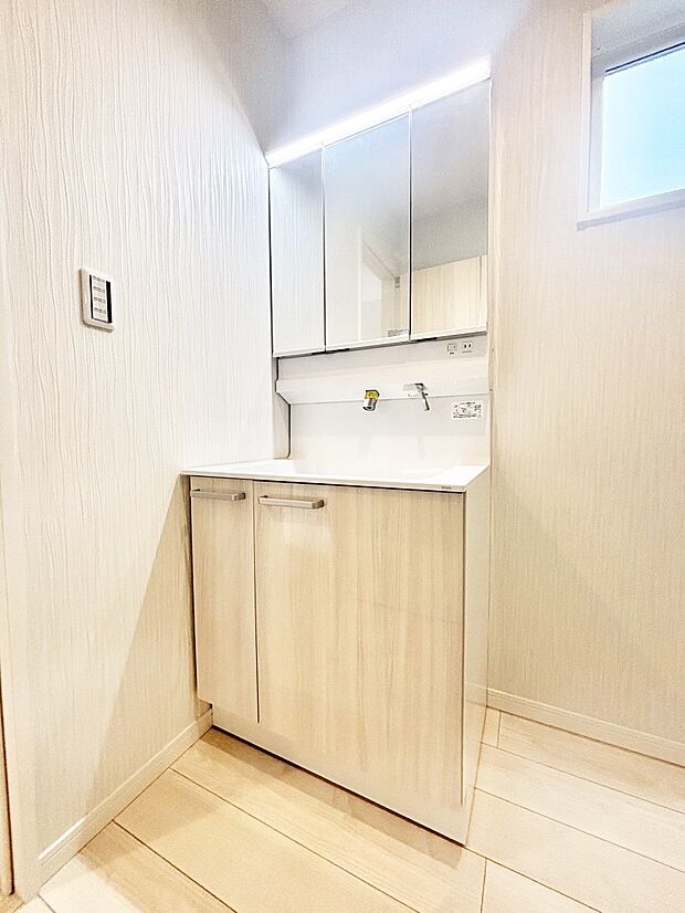 【洗面台・洗面所】収納力と機能性に優れた洗面化粧台