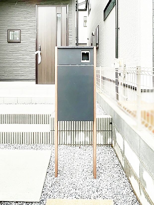 【その他現地】表札・インターホン・ポストをひとつに集約