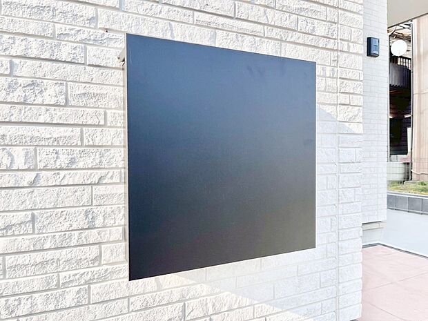 【その他現地】シンプルなデザインのポスト