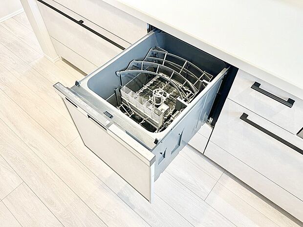 【その他設備(食洗機)】面倒なお片づけは食洗機にお任せ!家事の負担が減って、時間にも気持ちにもゆとりができます。