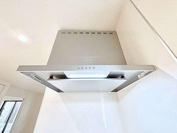 【その他設備(レンジフード)】基本的なお手入れはフィルターのみ！お手入れのしやすさも魅力です。