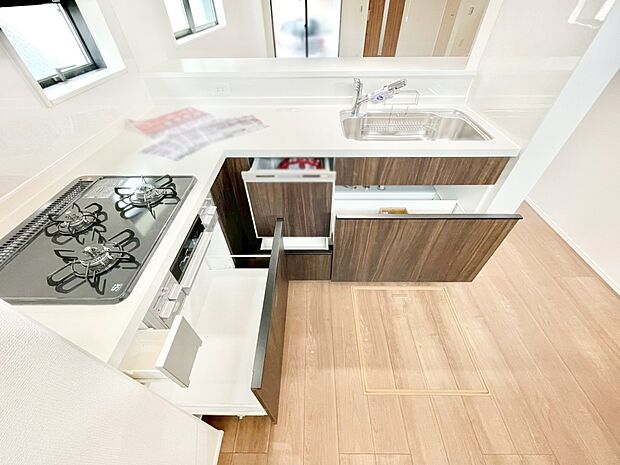 【その他設備(スライド収納)】使いやすさを優先したスライド式収納タイプ!