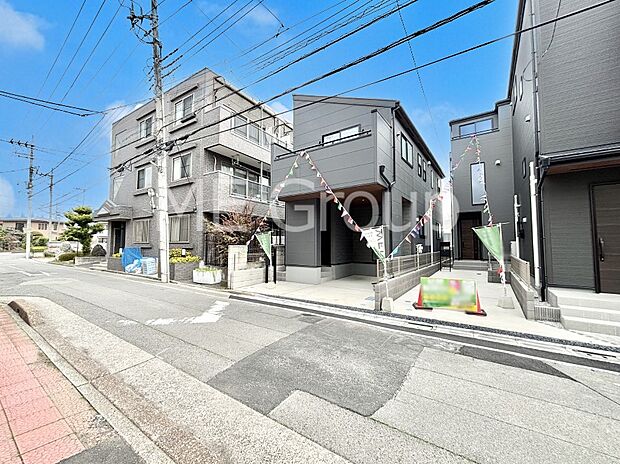 【前面道路含む現地写真】堂々完成!! ここから始まる新生活を応援いたします!