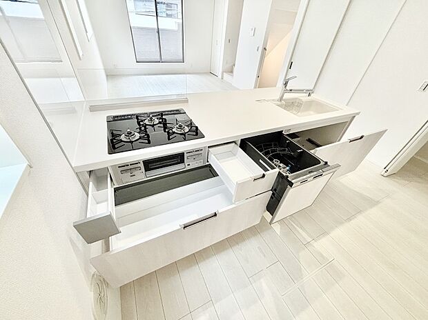 【その他設備(スライド収納)】使いやすさを優先したスライド式収納タイプ!