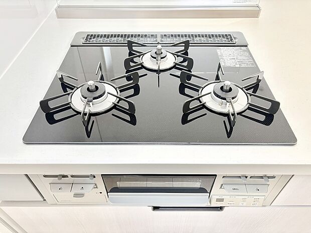 【その他設備(三ツ口コンロ)】三口ガスコンロでお料理が一気にはかどりそう