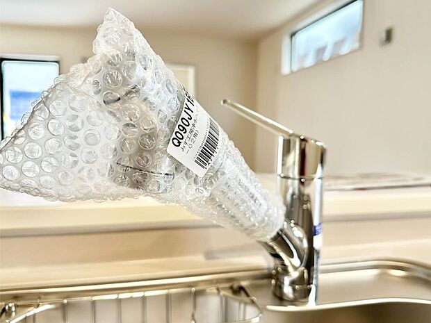 【その他設備(浄水器)】いつでも清潔なおいしいお水を。一つの水栓で水道水と浄水を使い分け。