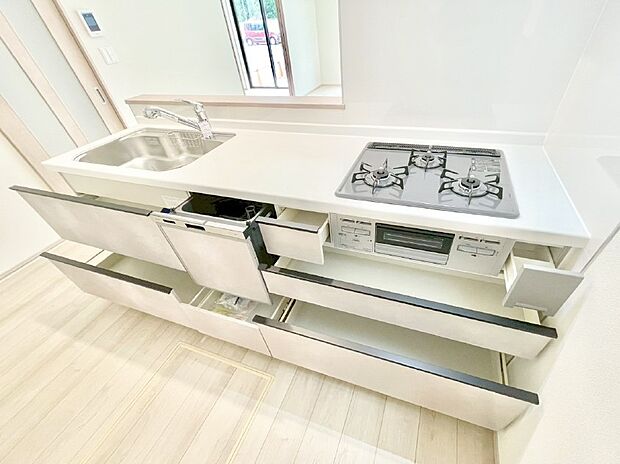 【その他設備(スライド収納)】使いやすさを優先したスライド式収納タイプ!