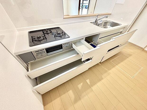 【その他設備(スライド収納)】使いやすさを優先したスライド式収納タイプ!