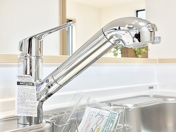 【その他設備(浄水器)】いつでも清潔なおいしいお水を。一つの水栓で水道水と浄水を使い分け。