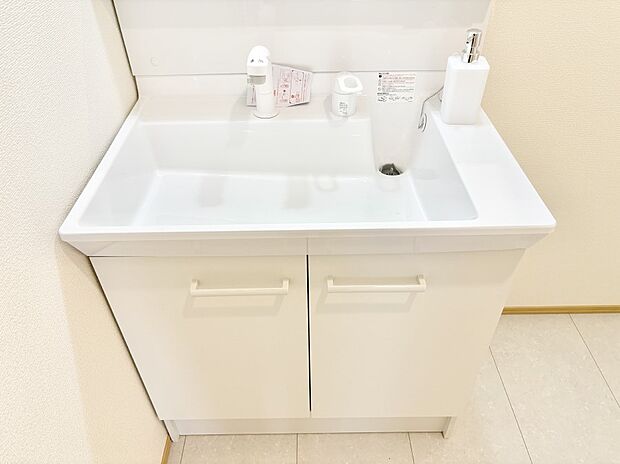 【その他設備(ハンドシャワー水栓)】ハンドシャワー付き!使いやすい洗面台。