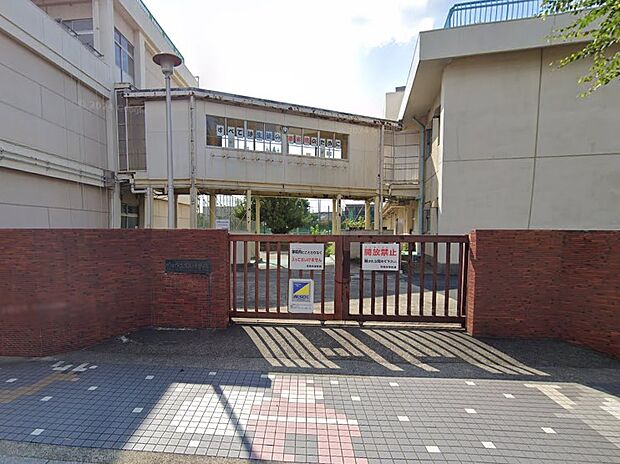 川口市立芝西中学校（約935m）