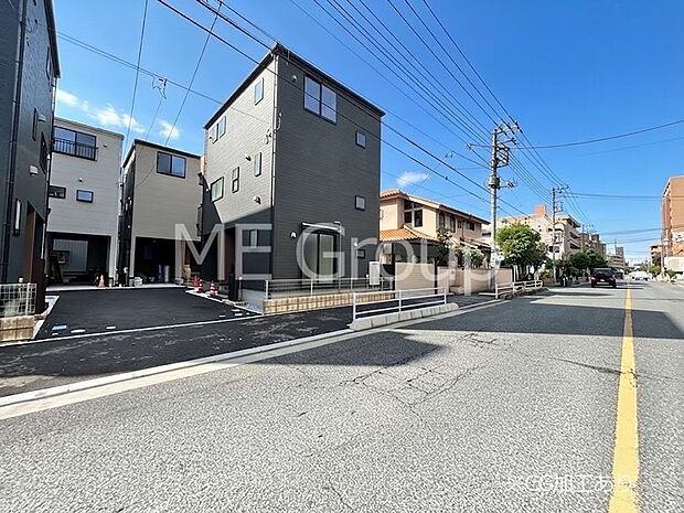【前面道路含む現地写真】堂々完成！！ ここから始まる新生活を応援いたします！ 