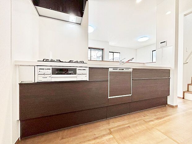 【ダイニングキッチン】カウンター越しにお話しをしながら毎日のお料理をもっと楽しく