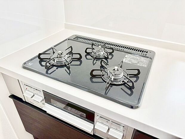 【その他設備(Ｓｉセンサーコンロ)】ガスコンロはＳｉセンサー搭載。火力調節や焦げ付き・消し忘れも防いでくれます。