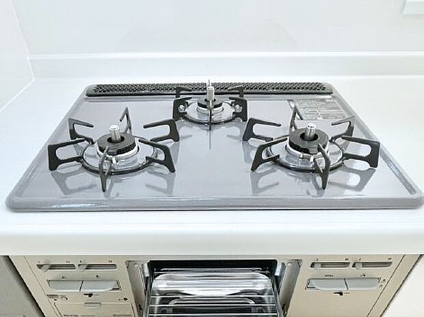 【その他設備(Ｓｉセンサーコンロ)】ガスコンロはＳｉセンサー搭載。火力調節や焦げ付き・消し忘れも防いでくれます。