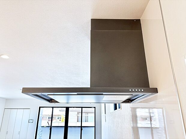【その他設備(レンジフード)】基本的なお手入れはフィルターのみ！お手入れのしやすさも魅力です。