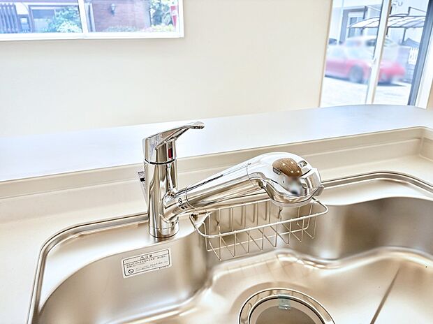 【その他設備(浄水器)】いつでも清潔なおいしいお水を。一つの水栓で水道水と浄水を使い分け。