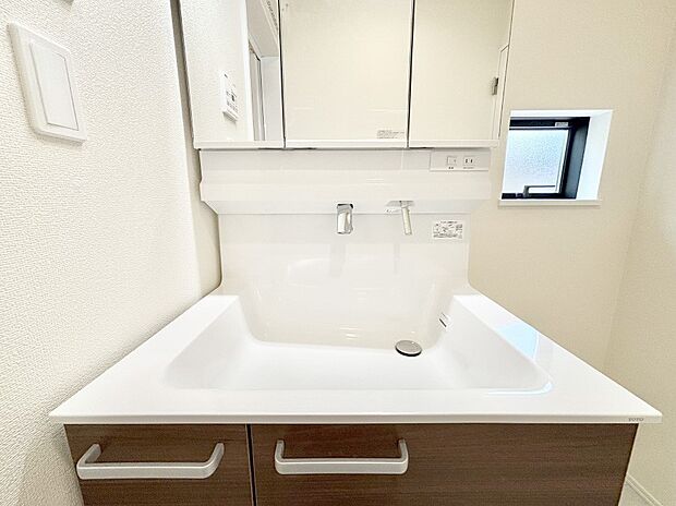 【その他設備(ハンドシャワー水栓)】ハンドシャワー付き！使いやすい洗面台。