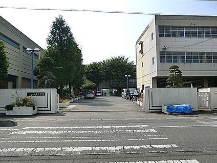 さいたま市立土屋中学校 1570m(20分)