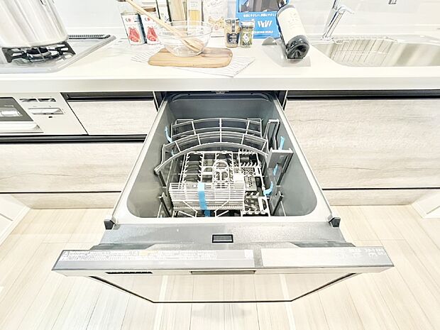 【その他設備(食洗機)】面倒なお片づけは食洗機にお任せ!家事の負担が減って、時間にも気持ちにもゆとりができます。
