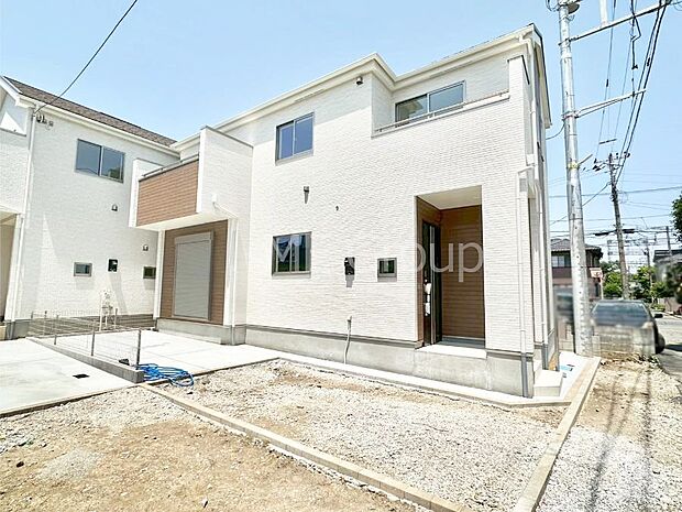 【現地外観写真】たっぷりの陽光と心地よい風が舞い込む住まい