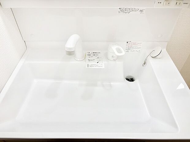 【その他設備(ハンドシャワー水栓)】ハンドシャワー付き!使いやすい洗面台。