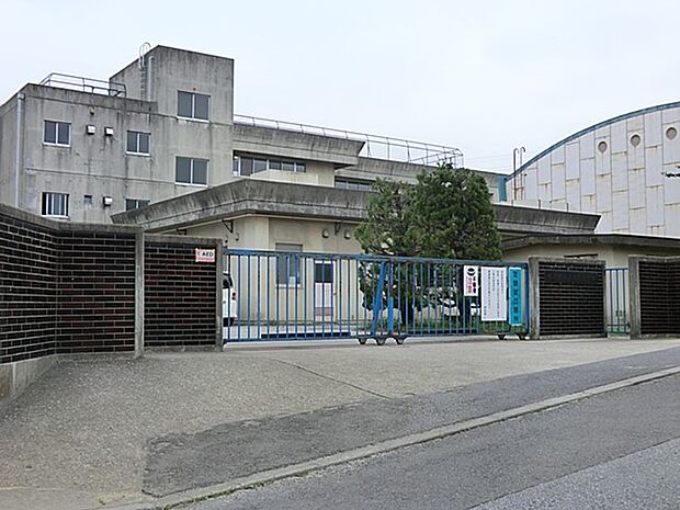 松戸市立貝の花小学校(約120m・徒歩2分)