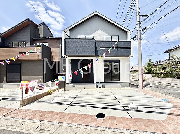 【現地外観写真】たっぷりの陽光と心地よい風が舞い込む住まい