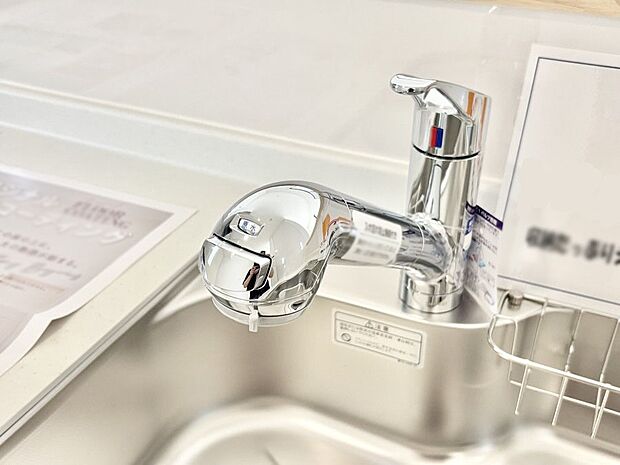 【その他設備(浄水器)】いつでも清潔なおいしいお水を。一つの水栓で水道水と浄水を使い分け。